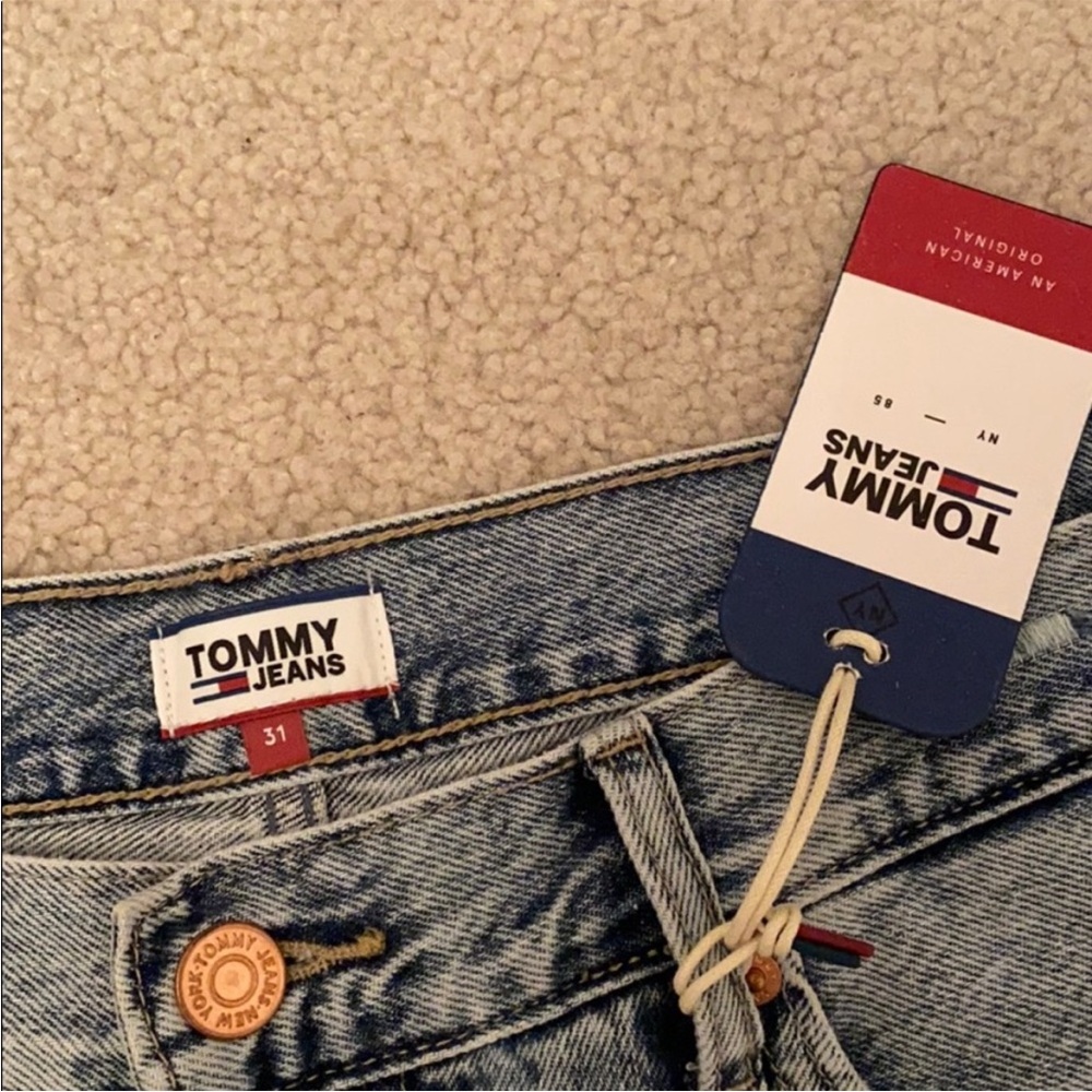 NWT—-Tommy Hilfiger Light Blue Jean Shorts - Picture 7 of 7